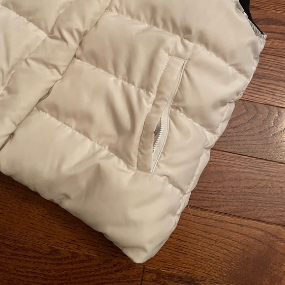 Gap Kids XL white puffer vest - Picture 3 of 9